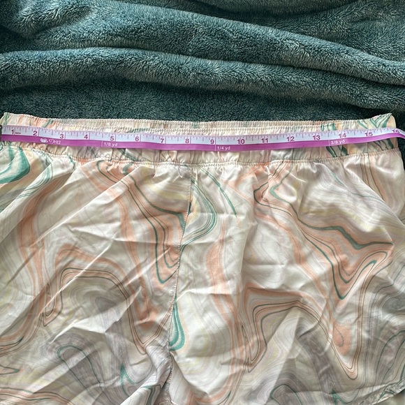 Women’s Old Navy Active Athletic Shorts Lined size large - Picture 5 of 9